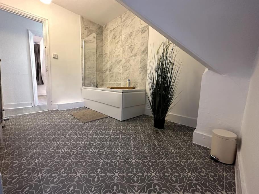 Spectacular 2 Bedroom On Tower Bridge Londen Buitenkant foto