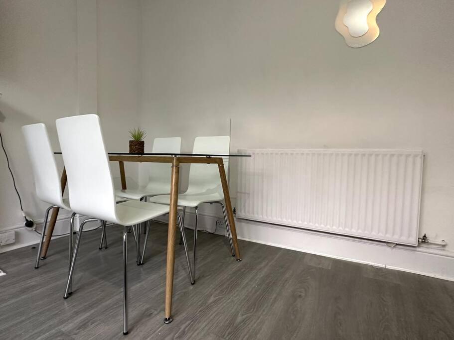 Spectacular 2 Bedroom On Tower Bridge Londen Buitenkant foto
